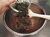 生地に加えられるミント
